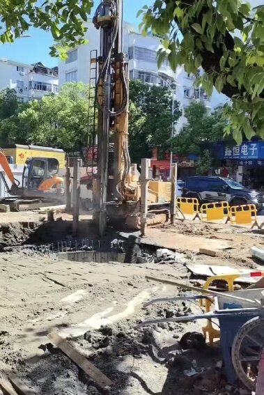华容区岩石井